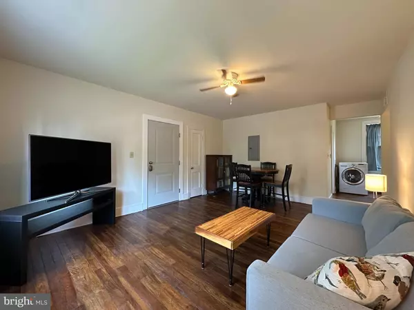 Fredericksburg, VA 22401,808 MONUMENT AVE #D