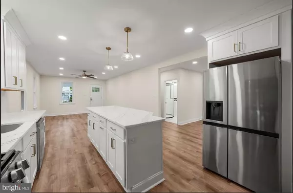 Hammonton, NJ 08037,18 S MONROE AVE