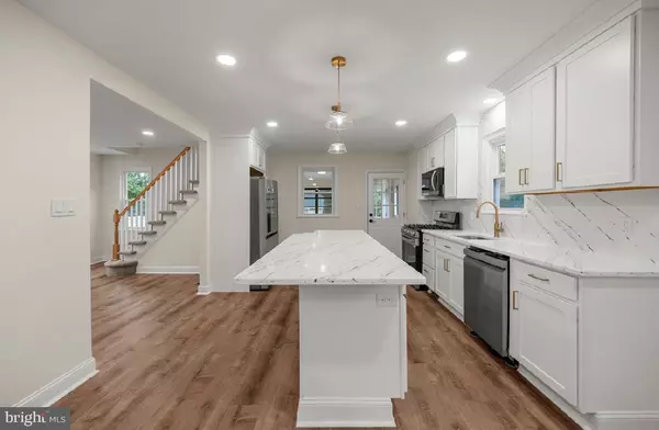 Hammonton, NJ 08037,18 S MONROE AVE