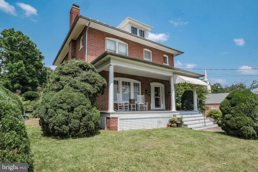 129 LURAY AVE, Front Royal, VA 22630