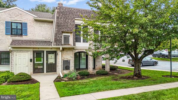 20 VALLEYBROOK DR, Lancaster, PA 17601