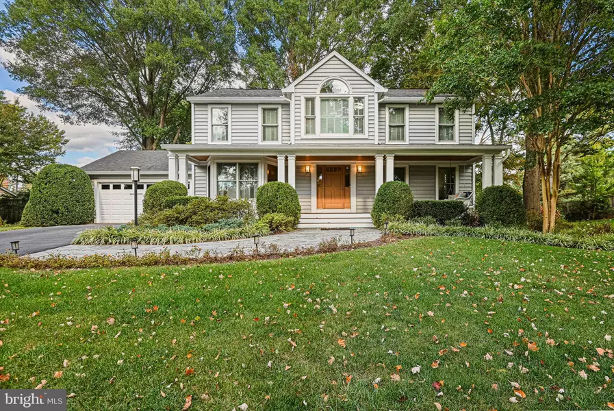 1817 CLOVERMEADOW DR, Vienna, VA 22182