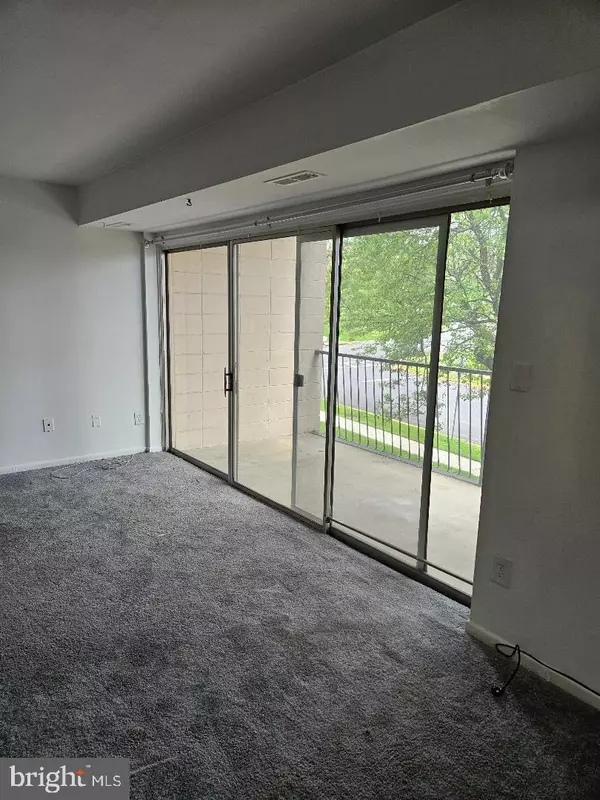 Hyattsville, MD 20784,7700 AREHART DR #1207