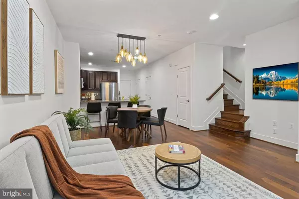 Alexandria, VA 22301,2215 RICHMOND HWY #101