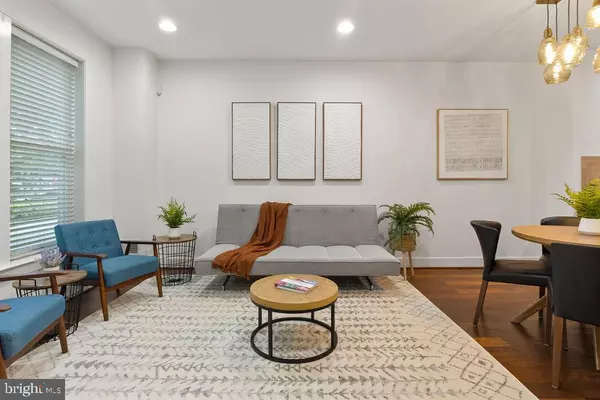 Alexandria, VA 22301,2215 RICHMOND HWY #101