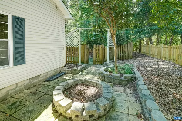 Palmyra, VA 22963,22 WHIPPOORWILL LN