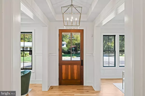 Vienna, VA 22180,507 KRAMER DR SE