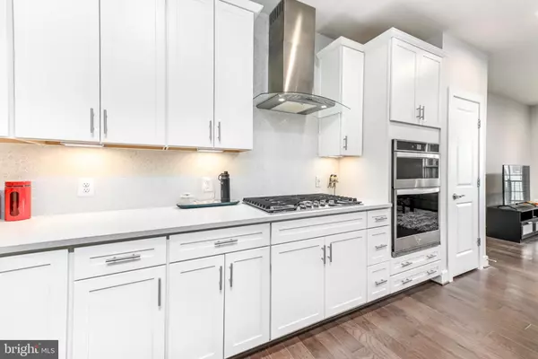 Herndon, VA 20171,2320 FIELD POINT RD #4-106