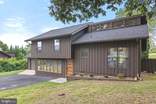 Hedgesville, WV 25427,203 THE WOODS RD