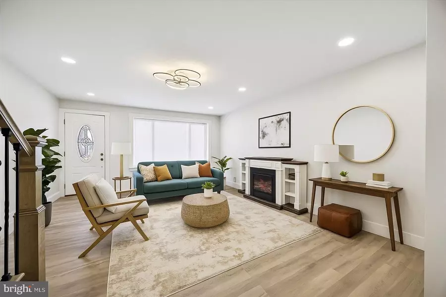 926 WINTON ST, Philadelphia, PA 19148