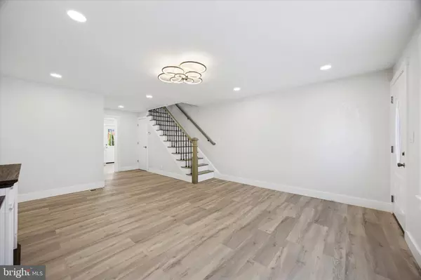 Philadelphia, PA 19148,926 WINTON ST