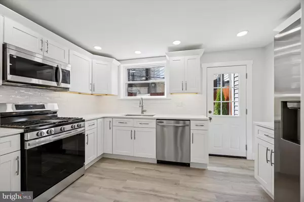 Philadelphia, PA 19148,926 WINTON ST