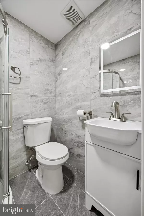 Philadelphia, PA 19148,926 WINTON ST