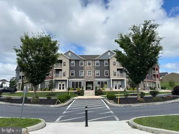 1708 FAIRMONT DR #210, Harrisburg, PA 17111