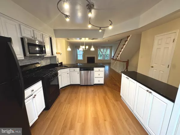 Arlington, VA 22207,2113 N TAZEWELL CT