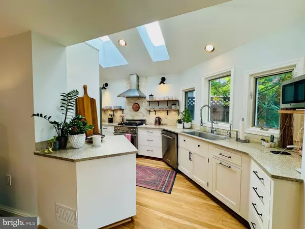Washington, DC 20015,3317 RUNNYMEDE PL NW
