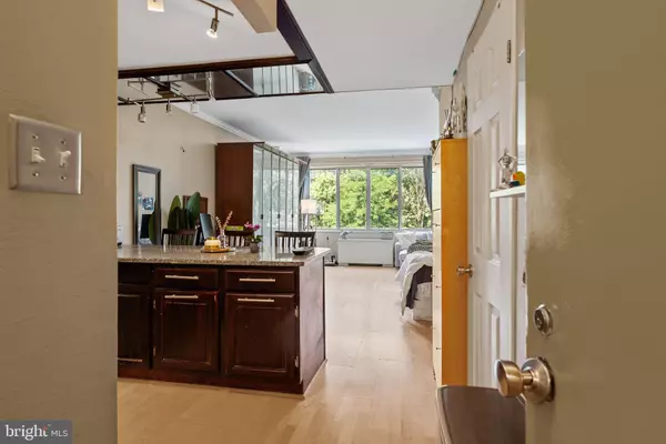 Washington, DC 20008,2939 VAN NESS ST NW #512