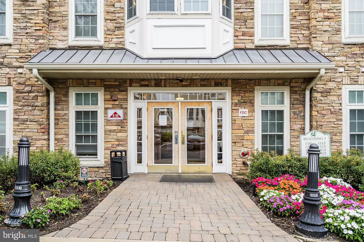 East Brunswick, NJ 08816,1204 CEDAR VILLAGE BLVD #204