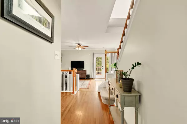 Lorton, VA 22079,6728 CARDINAL WOODS CT