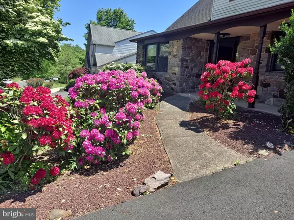 Feasterville Trevose, PA 19053,418 FOX HOLLOW DR