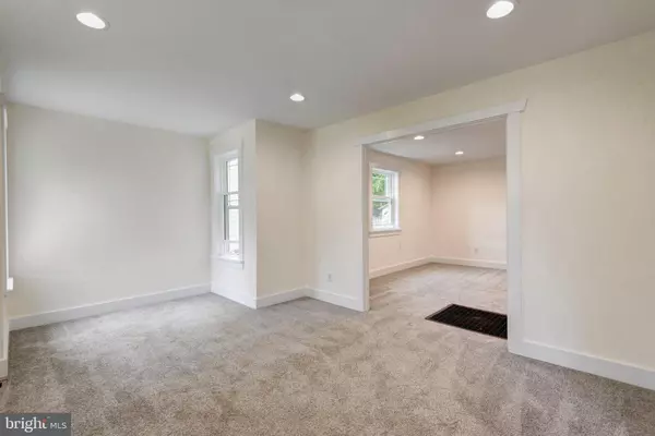 Oxford, PA 19363,327 NOTTINGHAM AVE