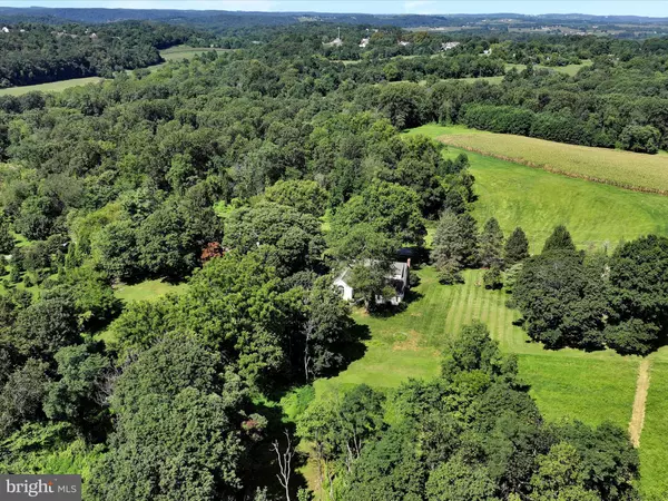 Pequea, PA 17565,475 SAND HILL RD