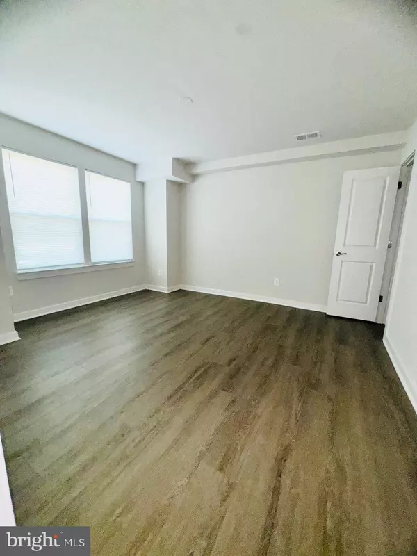 Herndon, VA 20170,1165 HERNDON PKWY