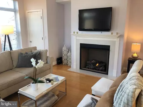 Arlington, VA 22209,1633 N COLONIAL TER #201