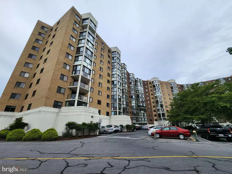 15101 INTERLACHEN DR #1-301, Silver Spring, MD 20906