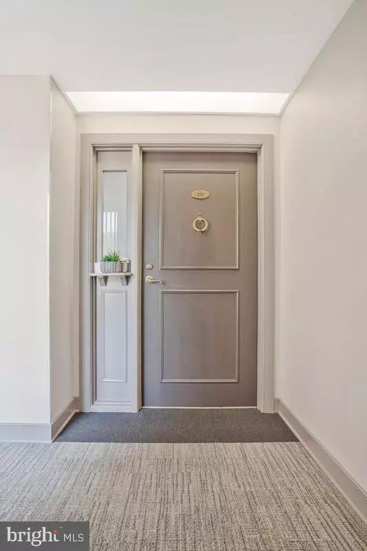 Columbia, MD 21044,10001 WINDSTREAM DR #201