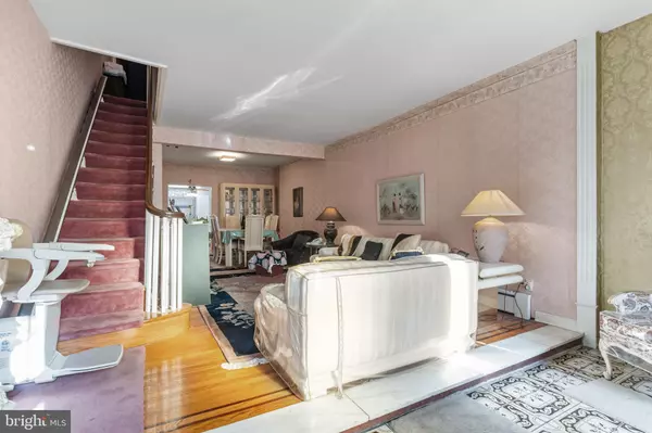 Philadelphia, PA 19148,2447 S 5TH ST