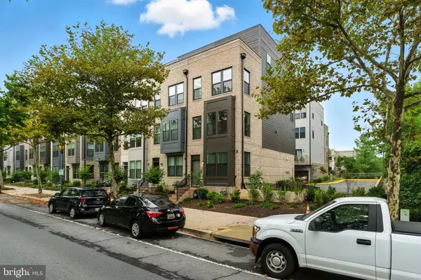 Rockville, MD 20850,807 KING FARM BLVD