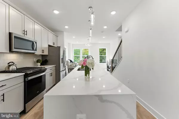 Rockville, MD 20850,807 KING FARM BLVD