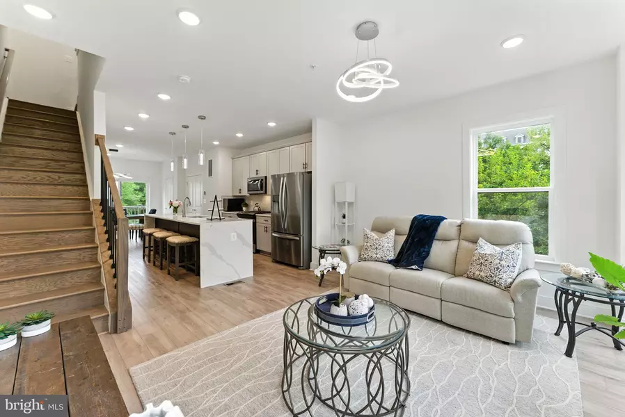 807 KING FARM BLVD, Rockville, MD 20850