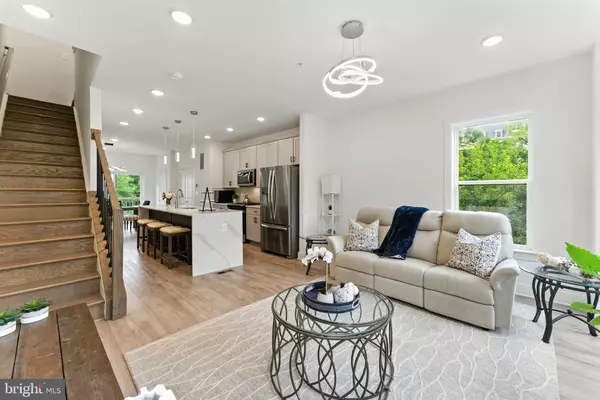 807 KING FARM BLVD, Rockville, MD 20850