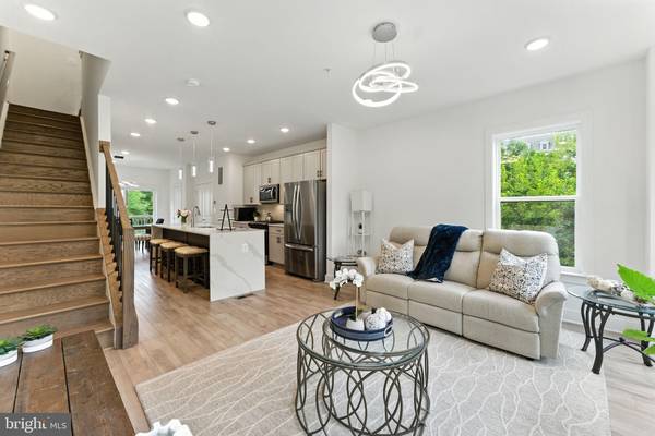 807 KING FARM BLVD, Rockville, MD 20850