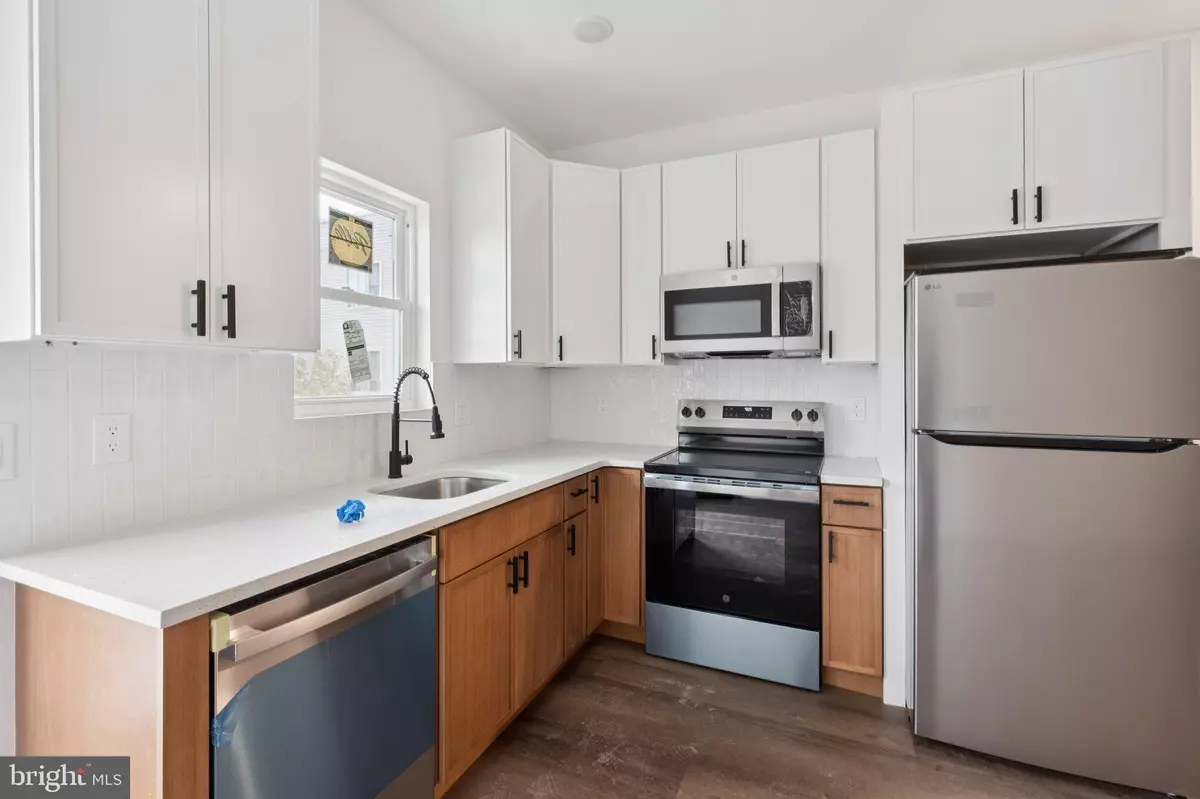 Philadelphia, PA 19122,260 DIAMOND ST #2