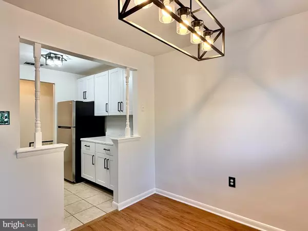 West Collingswood, NJ 08107,316 WHITE HORSE PIKE #102