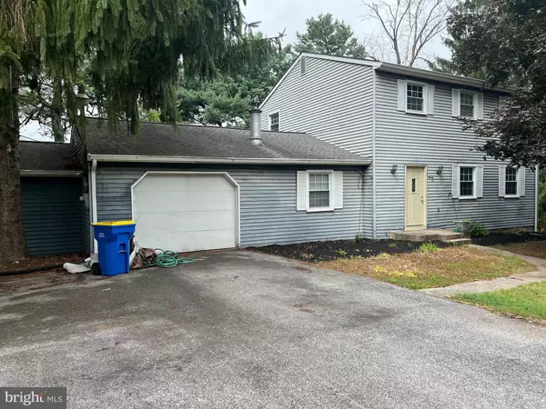 25 MULLIGAN DR, Etters, PA 17319