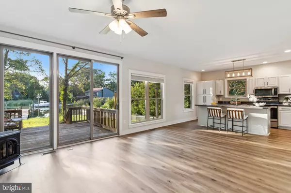 4922 LERCH DR, Shady Side, MD 20764