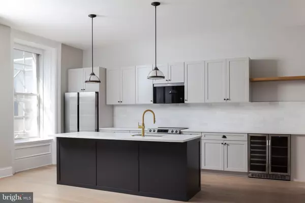 Philadelphia, PA 19102,200 S BROAD ST #1019