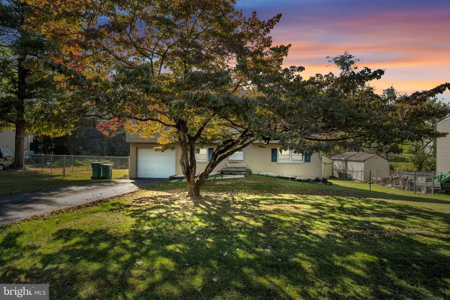 3912 BROOKRIDGE DR, Mechanicsburg, PA 17050