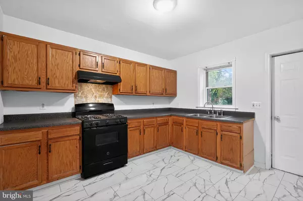 Camden, NJ 08103,1213 EMPIRE AVE