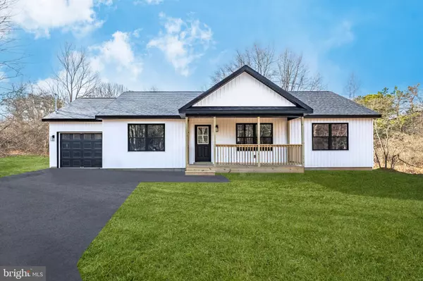 72 MACCAULEY RD, Albrightsville, PA 18210