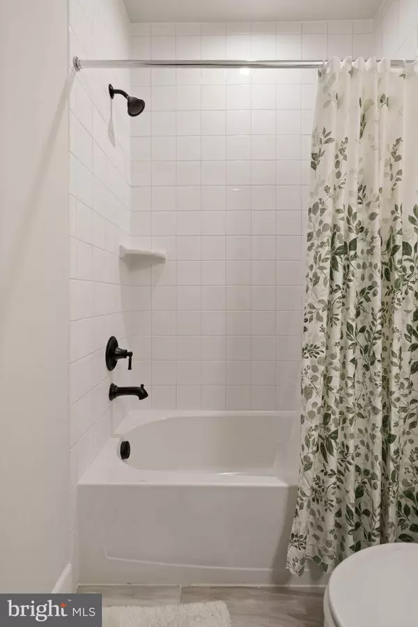 Dumfries, VA 22026,17303 TURNSTONE DR