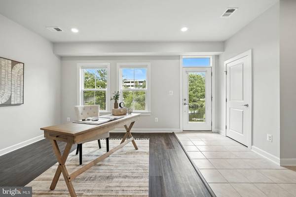 Herndon, VA 20171,13222 LAKE WATERVIEW WAY