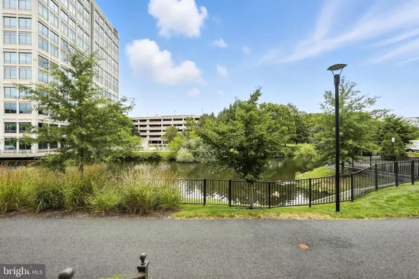 Herndon, VA 20171,13222 LAKE WATERVIEW WAY