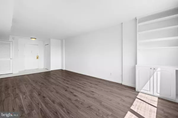 Alexandria, VA 22304,5340 HOLMES RUN PKWY #1102