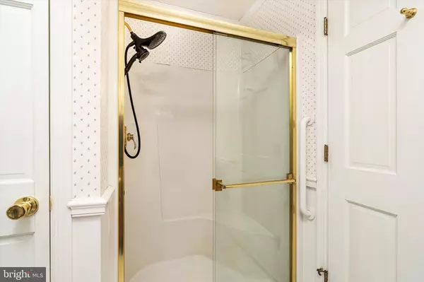 Hamilton, NJ 08690,24 JARVIE DR