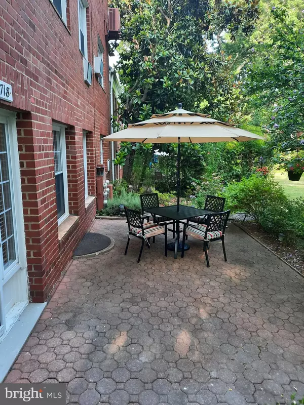 1718 PRESTON RD, Alexandria, VA 22302